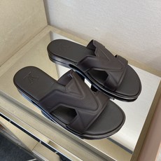 ⚠️【L *V】⚠️高品质,顶尖工艺品⚠️男士皮底拖鞋⚠️正码:38 -45,46,47,订做⚠最新经典 ⚠️【L *V】⚠️高品质,顶尖工艺品⚠️男士皮底拖鞋⚠️正码:38 -45,46,47,订做⚠最新经典