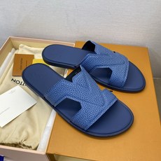 ⚠️【L *V】⚠️高品质,顶尖工艺品⚠️男士皮底拖鞋⚠️正码:38 -45,46,47,订做⚠最新经典 ⚠️【L *V】⚠️高品质,顶尖工艺品⚠️男士皮底拖鞋⚠️正码:38 -45,46,47,订做⚠最新经典