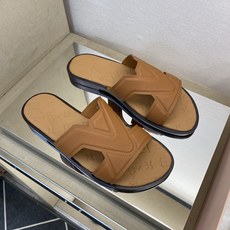 ⚠️【L *V】⚠️高品质,顶尖工艺品⚠️男士皮底拖鞋⚠️正码:38 -45,46,47,订做⚠最新经典 ⚠️【L *V】⚠️高品质,顶尖工艺品⚠️男士皮底拖鞋⚠️正码:38 -45,46,47,订做⚠最新经典
