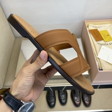⚠️【L *V】⚠️高品质,顶尖工艺品⚠️男士皮底拖鞋⚠️正码:38 -45,46,47,订做⚠最新经典 ⚠️【L *V】⚠️高品质,顶尖工艺品⚠️男士皮底拖鞋⚠️正码:38 -45,46,47,订做⚠最新经典