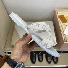 ⚠️【L *V】⚠️高品质,顶尖工艺品⚠️男士拖鞋⚠️正码:38 -45,46,47,订做⚠最新经典L老 ⚠️【L *V】⚠️高品质,顶尖工艺品⚠️男士拖鞋⚠️正码:38 -45,46,47,订做⚠最新经典L老