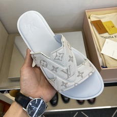 ⚠️【L *V】⚠️高品质,顶尖工艺品⚠️男士拖鞋⚠️正码:38 -45,46,47,订做⚠最新经典L老 ⚠️【L *V】⚠️高品质,顶尖工艺品⚠️男士拖鞋⚠️正码:38 -45,46,47,订做⚠最新经典L老