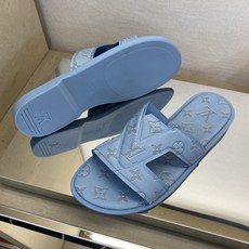 ⚠️【L *V】⚠️高品质,顶尖工艺品⚠️男士拖鞋⚠️正码:38 -45,46,47,订做⚠最新经典L老 ⚠️【L *V】⚠️高品质,顶尖工艺品⚠️男士拖鞋⚠️正码:38 -45,46,47,订做⚠最新经典L老