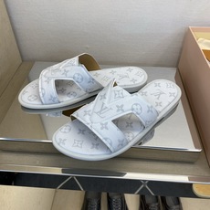 ⚠️【L *V】⚠️高品质,顶尖工艺品⚠️男士拖鞋⚠️正码:38 -45,46,47,订做⚠最新经典L老 ⚠️【L *V】⚠️高品质,顶尖工艺品⚠️男士拖鞋⚠️正码:38 -45,46,47,订做⚠最新经典L老