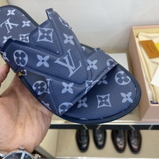 ⚠️【L *V】⚠️高品质,顶尖工艺品⚠️男士拖鞋⚠️正码:38 -45,46,47,订做⚠最新经典L老 ⚠️【L *V】⚠️高品质,顶尖工艺品⚠️男士拖鞋⚠️正码:38 -45,46,47,订做⚠最新经典L老