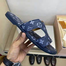 ⚠️【L *V】⚠️高品质,顶尖工艺品⚠️男士拖鞋⚠️正码:38 -45,46,47,订做⚠最新经典L老 ⚠️【L *V】⚠️高品质,顶尖工艺品⚠️男士拖鞋⚠️正码:38 -45,46,47,订做⚠最新经典L老