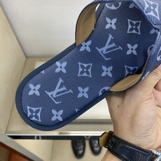 ⚠️【L *V】⚠️高品质,顶尖工艺品⚠️男士拖鞋⚠️正码:38 -45,46,47,订做⚠最新经典L老 ⚠️【L *V】⚠️高品质,顶尖工艺品⚠️男士拖鞋⚠️正码:38 -45,46,47,订做⚠最新经典L老