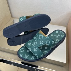 ⚠️【L *V】⚠️高品质,顶尖工艺品⚠️男士拖鞋⚠️正码:38 -45,46,47,订做⚠最新经典L老 ⚠️【L *V】⚠️高品质,顶尖工艺品⚠️男士拖鞋⚠️正码:38 -45,46,47,订做⚠最新经典L老