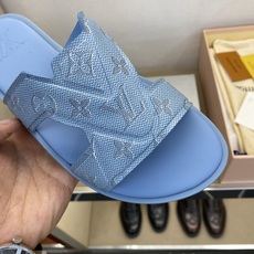 ⚠️【L *V】⚠️高品质,顶尖工艺品⚠️男士拖鞋⚠️正码:38 -45,46,47,订做⚠最新经典L老 ⚠️【L *V】⚠️高品质,顶尖工艺品⚠️男士拖鞋⚠️正码:38 -45,46,47,订做⚠最新经典L老