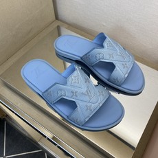 ⚠️【L *V】⚠️高品质,顶尖工艺品⚠️男士拖鞋⚠️正码:38 -45,46,47,订做⚠最新经典L老 ⚠️【L *V】⚠️高品质,顶尖工艺品⚠️男士拖鞋⚠️正码:38 -45,46,47,订做⚠最新经典L老