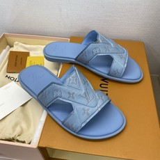 ⚠️【L *V】⚠️高品质,顶尖工艺品⚠️男士拖鞋⚠️正码:38 -45,46,47,订做⚠最新经典L老 ⚠️【L *V】⚠️高品质,顶尖工艺品⚠️男士拖鞋⚠️正码:38 -45,46,47,订做⚠最新经典L老