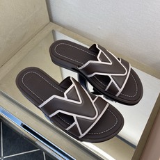⚠️【L *V】⚠️高品质,顶尖工艺品⚠️男士拖鞋⚠️正码:38 -45,46,47,订做⚠最新经典L老 ⚠️【L *V】⚠️高品质,顶尖工艺品⚠️男士拖鞋⚠️正码:38 -45,46,47,订做⚠最新经典L老