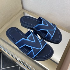 ⚠️【L *V】⚠️高品质,顶尖工艺品⚠️男士拖鞋⚠️正码:38 -45,46,47,订做⚠最新经典L老 ⚠️【L *V】⚠️高品质,顶尖工艺品⚠️男士拖鞋⚠️正码:38 -45,46,47,订做⚠最新经典L老