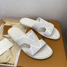 ⚠️【L *V】⚠️高品质,顶尖工艺品⚠️男士拖鞋⚠️正码:38 -45,46,47,订做⚠最新经典L老 ⚠️【L *V】⚠️高品质,顶尖工艺品⚠️男士拖鞋⚠️正码:38 -45,46,47,订做⚠最新经典L老