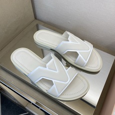 ⚠️【L *V】⚠️高品质,顶尖工艺品⚠️男士拖鞋⚠️正码:38 -45,46,47,订做⚠最新经典L老 ⚠️【L *V】⚠️高品质,顶尖工艺品⚠️男士拖鞋⚠️正码:38 -45,46,47,订做⚠最新经典L老