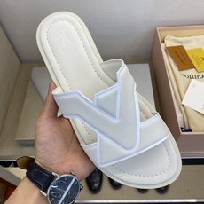 ⚠️【L *V】⚠️高品质,顶尖工艺品⚠️男士拖鞋⚠️正码:38 -45,46,47,订做⚠最新经典L老 ⚠️【L *V】⚠️高品质,顶尖工艺品⚠️男士拖鞋⚠️正码:38 -45,46,47,订做⚠最新经典L老