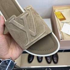 ⚠️【L *V】⚠️高品质,顶尖工艺品⚠️男士拖鞋⚠️正码:38 -45,46,47,订做⚠最新经典L压 ⚠️【L *V】⚠️高品质,顶尖工艺品⚠️男士拖鞋⚠️正码:38 -45,46,47,订做⚠最新经典L压