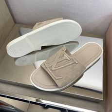 ⚠️【L *V】⚠️高品质,顶尖工艺品⚠️男士拖鞋⚠️正码:38 -45,46,47,订做⚠最新经典L压 ⚠️【L *V】⚠️高品质,顶尖工艺品⚠️男士拖鞋⚠️正码:38 -45,46,47,订做⚠最新经典L压