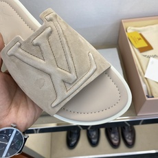 ⚠️【L *V】⚠️高品质,顶尖工艺品⚠️男士拖鞋⚠️正码:38 -45,46,47,订做⚠最新经典L压 ⚠️【L *V】⚠️高品质,顶尖工艺品⚠️男士拖鞋⚠️正码:38 -45,46,47,订做⚠最新经典L压