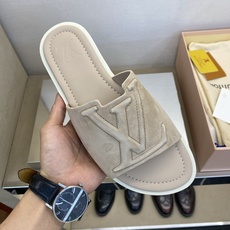 ⚠️【L *V】⚠️高品质,顶尖工艺品⚠️男士拖鞋⚠️正码:38 -45,46,47,订做⚠最新经典L压 ⚠️【L *V】⚠️高品质,顶尖工艺品⚠️男士拖鞋⚠️正码:38 -45,46,47,订做⚠最新经典L压