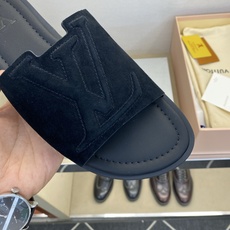 ⚠️【L *V】⚠️高品质,顶尖工艺品⚠️男士拖鞋⚠️正码:38 -45,46,47,订做⚠最新经典L压 ⚠️【L *V】⚠️高品质,顶尖工艺品⚠️男士拖鞋⚠️正码:38 -45,46,47,订做⚠最新经典L压