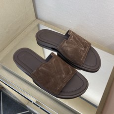 ⚠️【L *V】⚠️高品质,顶尖工艺品⚠️男士拖鞋⚠️正码:38 -45,46,47,订做⚠最新经典L压 ⚠️【L *V】⚠️高品质,顶尖工艺品⚠️男士拖鞋⚠️正码:38 -45,46,47,订做⚠最新经典L压