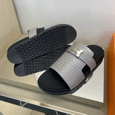 ⚠️【HEM*】⚠️高品质,顶尖工艺品⚠️男士真皮拖鞋⚠️正码:39-44(4一10)⚠同步发售⬆⬆!🐂 ⚠️【HEM*】⚠️高品质,顶尖工艺品⚠️男士真皮拖鞋⚠️正码:39-44(4一10)⚠同步发售⬆⬆!🐂