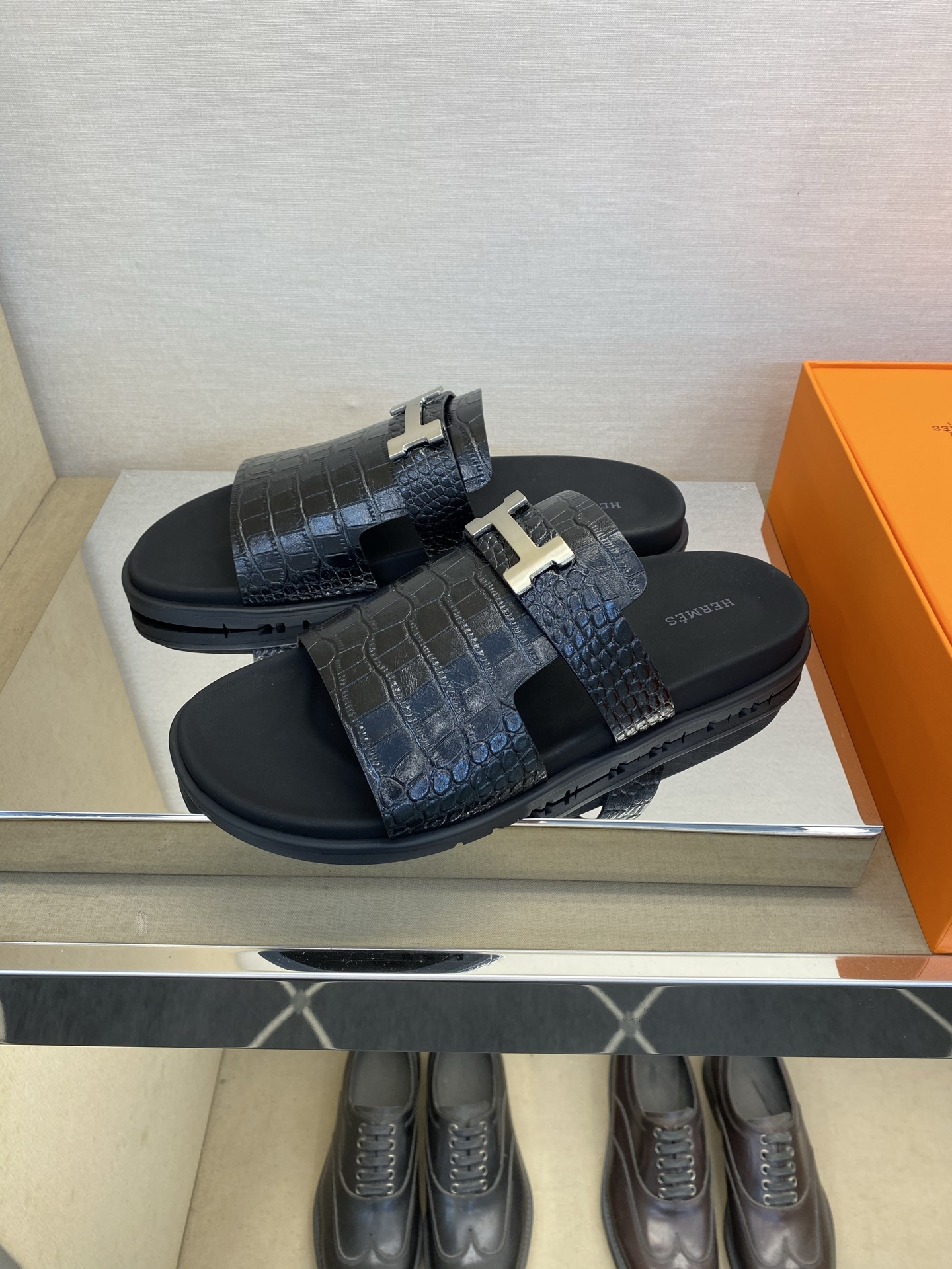⚠️【HEM*】⚠️高品质,顶尖工艺品⚠️男士真皮拖鞋⚠️正码:39-44(4一10)⚠同步发售⬆⬆!🐂 ⚠️【HEM*】⚠️高品质,顶尖工艺品⚠️男士真皮拖鞋⚠️正码:39-44(4一10)⚠同步发售⬆⬆!🐂