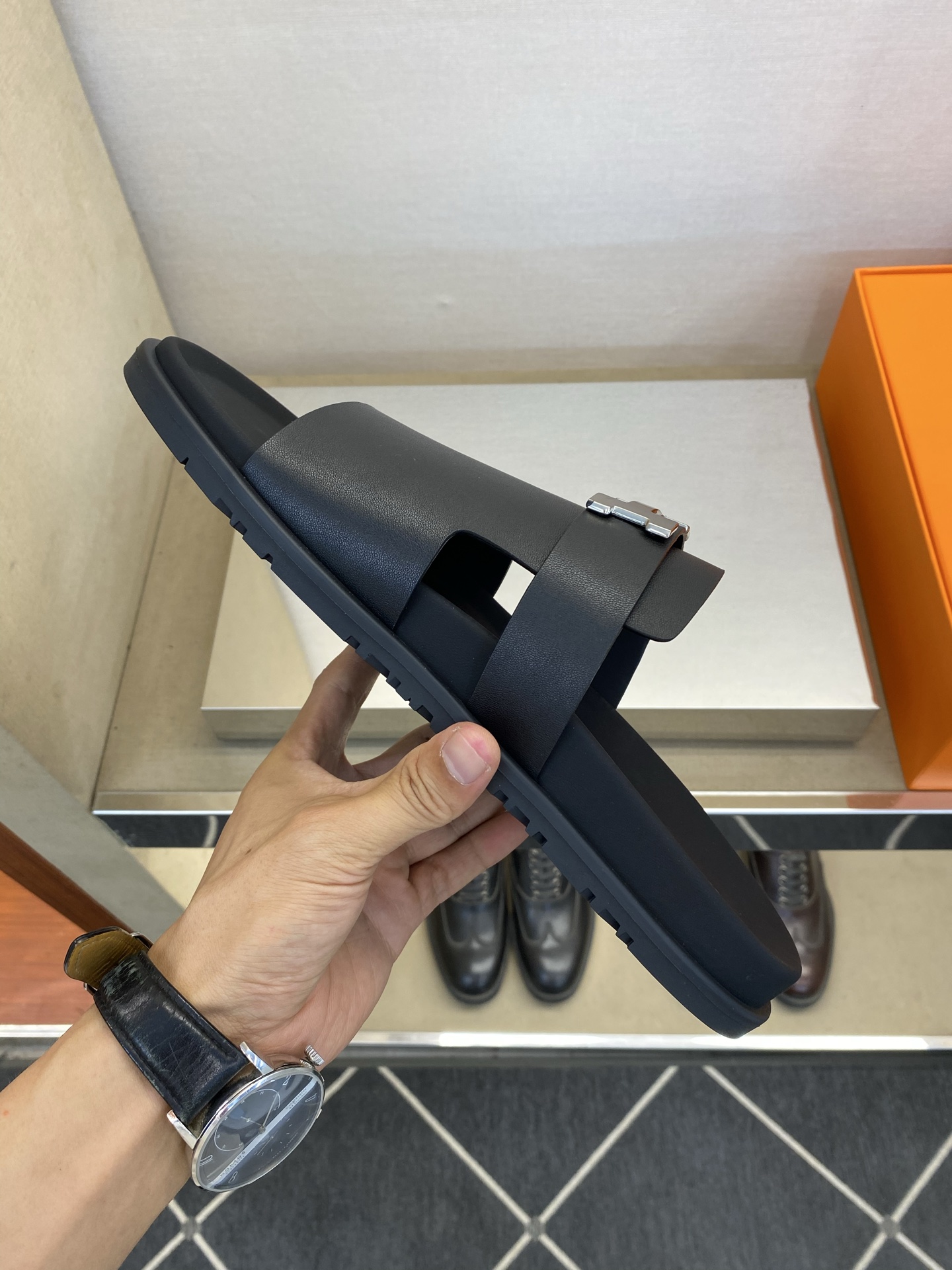 ⚠️【HEM*】⚠️高品质,顶尖工艺品⚠️男士真皮拖鞋⚠️正码:39-44(4一10)⚠同步发售⬆⬆!🐂 ⚠️【HEM*】⚠️高品质,顶尖工艺品⚠️男士真皮拖鞋⚠️正码:39-44(4一10)⚠同步发售⬆⬆!🐂