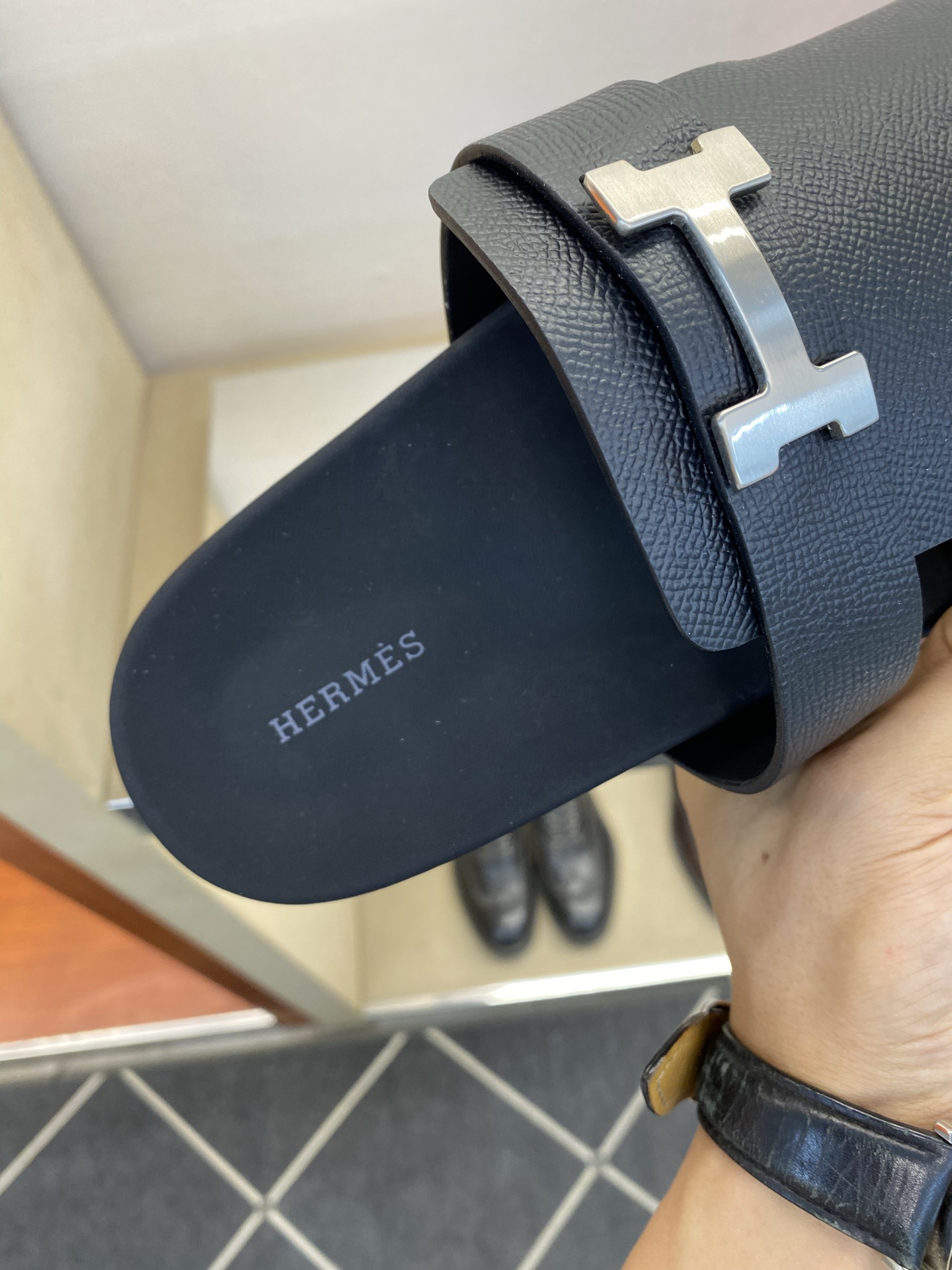 ⚠️【HEM*】⚠️高品质,顶尖工艺品⚠️男士真皮拖鞋⚠️正码:39-44(4一10)⚠同步发售⬆⬆!🐂 ⚠️【HEM*】⚠️高品质,顶尖工艺品⚠️男士真皮拖鞋⚠️正码:39-44(4一10)⚠同步发售⬆⬆!🐂