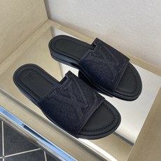 ⚠️【L *V】⚠️高品质,顶尖工艺品⚠️男士拖鞋⚠️正码:38 -45,46,47,订做⚠最新经典L压 ⚠️【L *V】⚠️高品质,顶尖工艺品⚠️男士拖鞋⚠️正码:38 -45,46,47,订做⚠最新经典L压