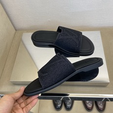 ⚠️【L *V】⚠️高品质,顶尖工艺品⚠️男士拖鞋⚠️正码:38 -45,46,47,订做⚠最新经典L压 ⚠️【L *V】⚠️高品质,顶尖工艺品⚠️男士拖鞋⚠️正码:38 -45,46,47,订做⚠最新经典L压