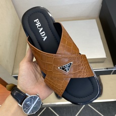 ⚠️【P R A D*】⚠️高品质,顶尖工艺品⚠️男士真皮拖鞋⚠️正码:39-44(4一10)⚠同步发售 ⚠️【P R A D*】⚠️高品质,顶尖工艺品⚠️男士真皮拖鞋⚠️正码:39-44(4一10)⚠同步发售