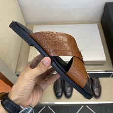 ⚠️【P R A D*】⚠️高品质,顶尖工艺品⚠️男士真皮拖鞋⚠️正码:39-44(4一10)⚠同步发售 ⚠️【P R A D*】⚠️高品质,顶尖工艺品⚠️男士真皮拖鞋⚠️正码:39-44(4一10)⚠同步发售