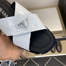 ⚠️【P R A D*】⚠️高品质,顶尖工艺品⚠️男士真皮拖鞋⚠️正码:39-44(4一10)⚠同步发售 ⚠️【P R A D*】⚠️高品质,顶尖工艺品⚠️男士真皮拖鞋⚠️正码:39-44(4一10)⚠同步发售