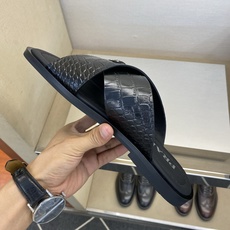 ⚠️【P R A D*】⚠️高品质,顶尖工艺品⚠️男士真皮拖鞋⚠️正码:39-44(4一10)⚠同步发售 ⚠️【P R A D*】⚠️高品质,顶尖工艺品⚠️男士真皮拖鞋⚠️正码:39-44(4一10)⚠同步发售