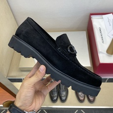⚠️【SF】⚠️⚠️经典乐福鞋⚠️码:39-44(6. 5 一9)⚠️最新版本商务乐福皮鞋!一贯品牌代表 ⚠️【SF】⚠️⚠️经典乐福鞋⚠️码:39-44(6. 5 一9)⚠️最新版本商务乐福皮鞋!一贯品牌代表