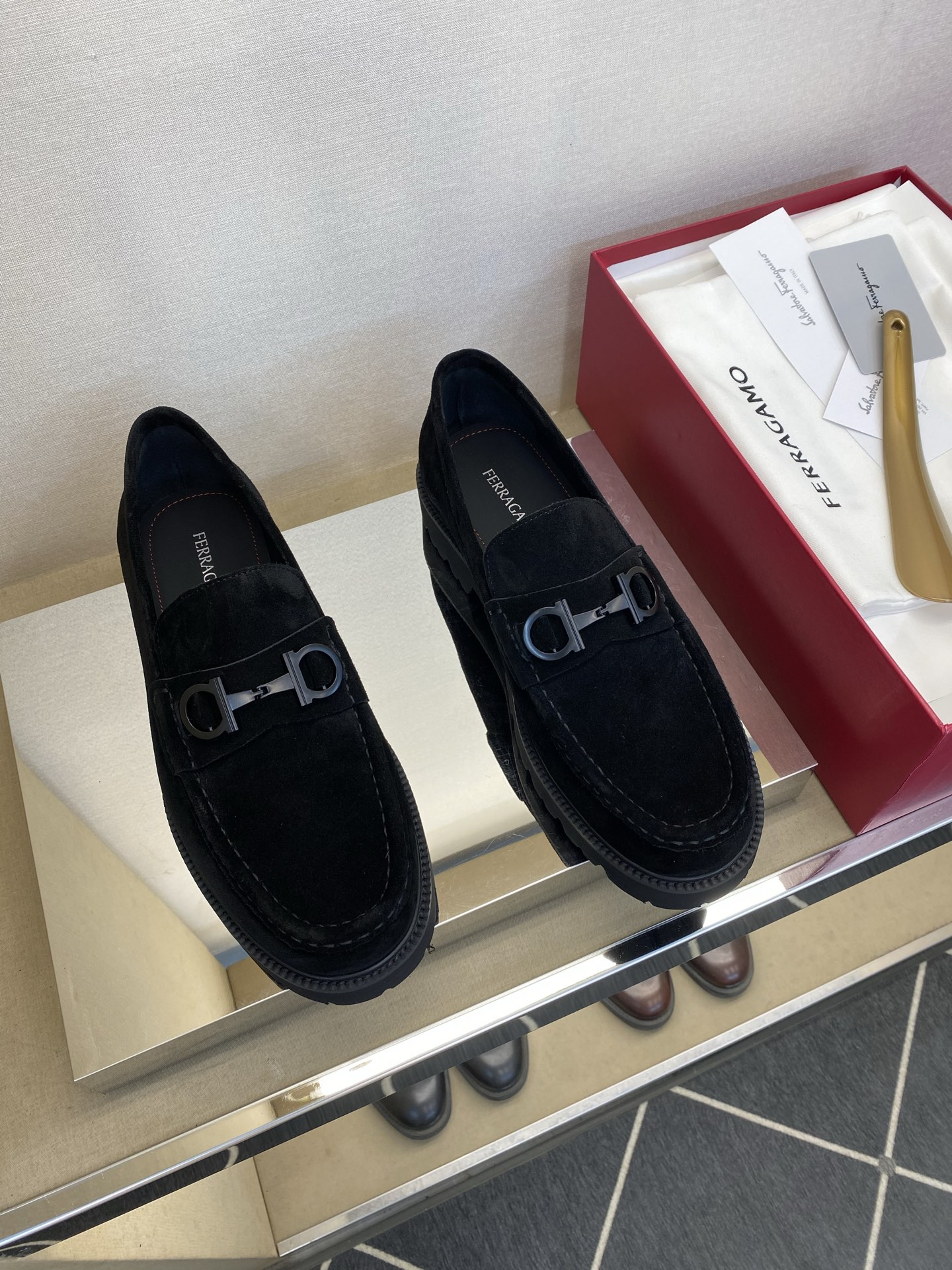 ⚠️【SF】⚠️⚠️经典乐福鞋⚠️码：39－44(6. 5 一9)⚠️最新版本商务乐福皮鞋！一贯品牌代表