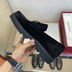 ⚠️【SF】⚠️⚠️经典乐福鞋⚠️码:39-44(6. 5 一9)⚠️最新版本商务乐福皮鞋!一贯品牌代表 ⚠️【SF】⚠️⚠️经典乐福鞋⚠️码:39-44(6. 5 一9)⚠️最新版本商务乐福皮鞋!一贯品牌代表