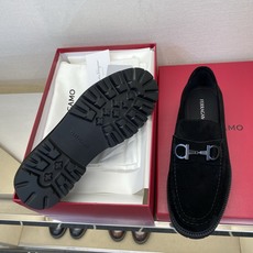 ⚠️【SF】⚠️⚠️经典乐福鞋⚠️码:39-44(6. 5 一9)⚠️最新版本商务乐福皮鞋!一贯品牌代表 ⚠️【SF】⚠️⚠️经典乐福鞋⚠️码:39-44(6. 5 一9)⚠️最新版本商务乐福皮鞋!一贯品牌代表