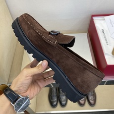 ⚠️【SF】⚠️⚠️经典乐福鞋⚠️码:39-44(6. 5 一9)⚠️最新版本商务乐福皮鞋!一贯品牌代表 ⚠️【SF】⚠️⚠️经典乐福鞋⚠️码:39-44(6. 5 一9)⚠️最新版本商务乐福皮鞋!一贯品牌代表