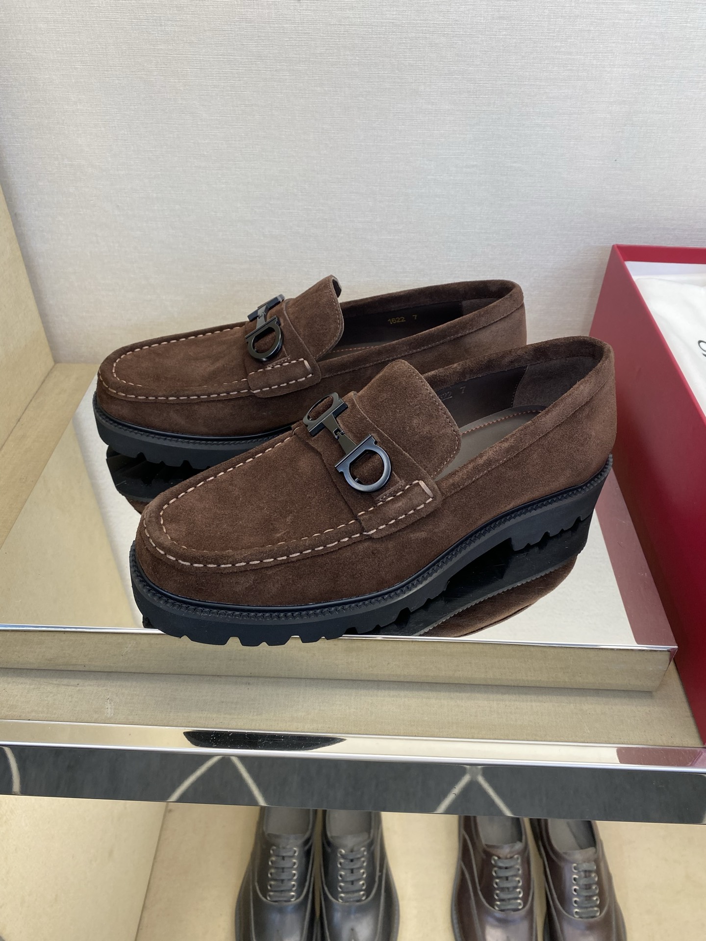 ⚠️【SF】⚠️⚠️经典乐福鞋⚠️码:39-44(6. 5 一9)⚠️最新版本商务乐福皮鞋!一贯品牌代表 ⚠️【SF】⚠️⚠️经典乐福鞋⚠️码:39-44(6. 5 一9)⚠️最新版本商务乐福皮鞋!一贯品牌代表
