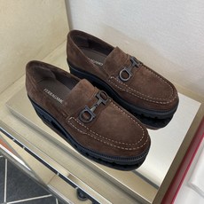 ⚠️【SF】⚠️⚠️经典乐福鞋⚠️码:39-44(6. 5 一9)⚠️最新版本商务乐福皮鞋!一贯品牌代表 ⚠️【SF】⚠️⚠️经典乐福鞋⚠️码:39-44(6. 5 一9)⚠️最新版本商务乐福皮鞋!一贯品牌代表