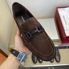⚠️【SF】⚠️⚠️经典乐福鞋⚠️码:39-44(6. 5 一9)⚠️最新版本商务乐福皮鞋!一贯品牌代表 ⚠️【SF】⚠️⚠️经典乐福鞋⚠️码:39-44(6. 5 一9)⚠️最新版本商务乐福皮鞋!一贯品牌代表
