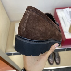 ⚠️【SF】⚠️⚠️经典乐福鞋⚠️码:39-44(6. 5 一9)⚠️最新版本商务乐福皮鞋!一贯品牌代表 ⚠️【SF】⚠️⚠️经典乐福鞋⚠️码:39-44(6. 5 一9)⚠️最新版本商务乐福皮鞋!一贯品牌代表