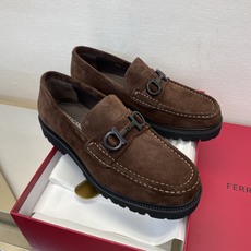 ⚠️【SF】⚠️⚠️经典乐福鞋⚠️码:39-44(6. 5 一9)⚠️最新版本商务乐福皮鞋!一贯品牌代表 ⚠️【SF】⚠️⚠️经典乐福鞋⚠️码:39-44(6. 5 一9)⚠️最新版本商务乐福皮鞋!一贯品牌代表