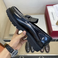 ⚠️【SF】⚠️⚠️经典乐福鞋⚠️码:39-44(6. 5 一9)⚠️最新版本商务乐福皮鞋!一贯品牌代表 ⚠️【SF】⚠️⚠️经典乐福鞋⚠️码:39-44(6. 5 一9)⚠️最新版本商务乐福皮鞋!一贯品牌代表