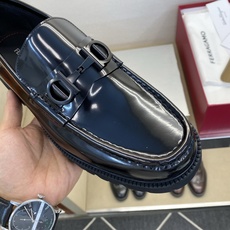 ⚠️【SF】⚠️⚠️经典乐福鞋⚠️码:39-44(6. 5 一9)⚠️最新版本商务乐福皮鞋!一贯品牌代表 ⚠️【SF】⚠️⚠️经典乐福鞋⚠️码:39-44(6. 5 一9)⚠️最新版本商务乐福皮鞋!一贯品牌代表