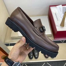 ⚠️【SF】⚠️⚠️经典乐福鞋⚠️码:39-44(6. 5 一9)⚠️最新版本商务乐福皮鞋!一贯品牌代表 ⚠️【SF】⚠️⚠️经典乐福鞋⚠️码:39-44(6. 5 一9)⚠️最新版本商务乐福皮鞋!一贯品牌代表