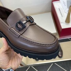 ⚠️【SF】⚠️⚠️经典乐福鞋⚠️码:39-44(6. 5 一9)⚠️最新版本商务乐福皮鞋!一贯品牌代表 ⚠️【SF】⚠️⚠️经典乐福鞋⚠️码:39-44(6. 5 一9)⚠️最新版本商务乐福皮鞋!一贯品牌代表